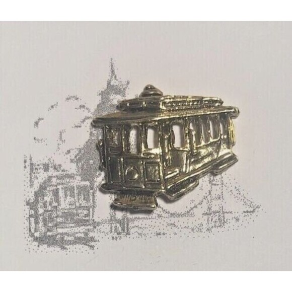 San Francisco CABLE CAR ,Gold-tone Souvenir Pin w/ Card - Picture 2 of 3